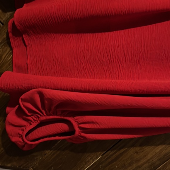 Cute Calstyle blouse❤️Size M. Color: Red - Picture 4 of 7